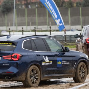 Curso de Conducción de Vehículos SUV